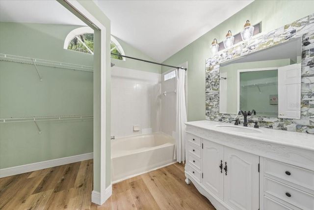 5863 MEADOWPARK PLACE, Lithia, FL 33547