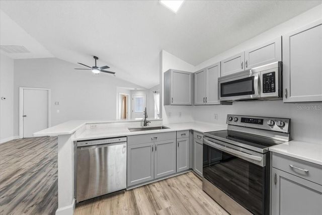 5863 MEADOWPARK PLACE, Lithia, FL 33547