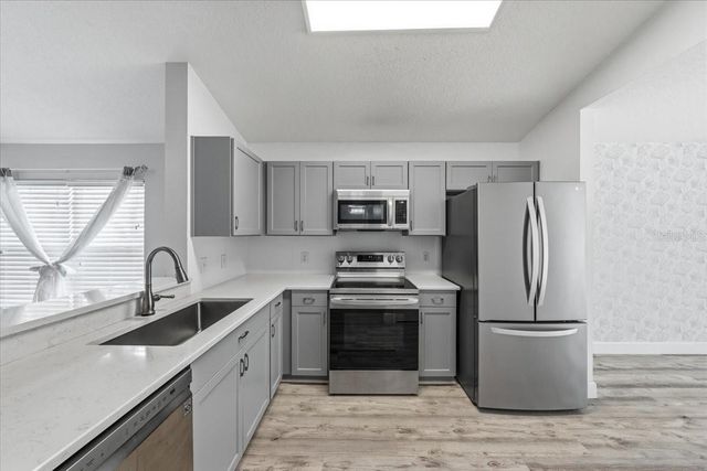 5863 MEADOWPARK PLACE, Lithia, FL 33547