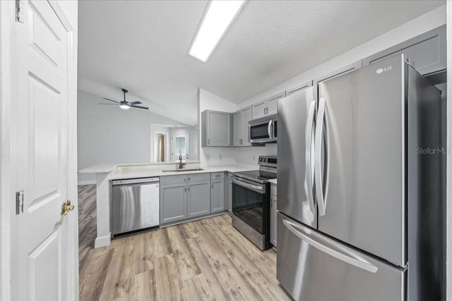 5863 MEADOWPARK PLACE, Lithia, FL 33547