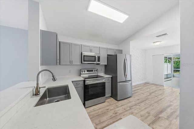 5863 MEADOWPARK PLACE, Lithia, FL 33547