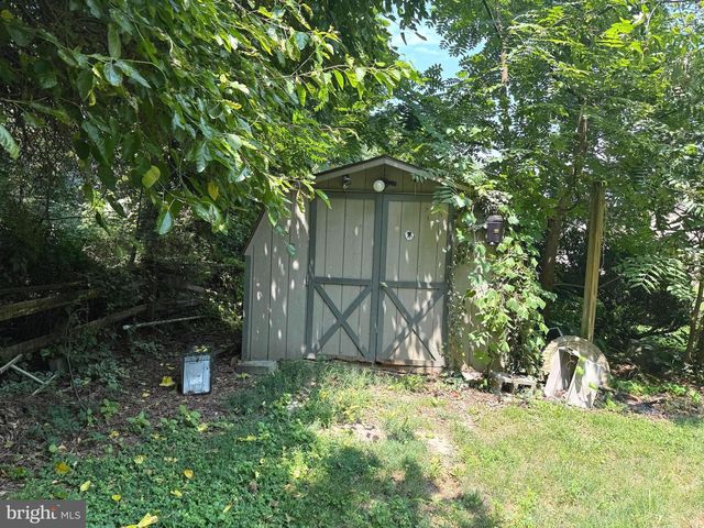 27 HAMILTON RD, Boiling Springs, PA 17007