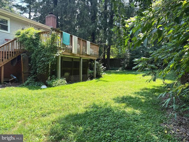 27 HAMILTON RD, Boiling Springs, PA 17007
