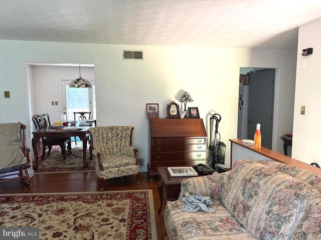 27 HAMILTON RD, Boiling Springs, PA 17007