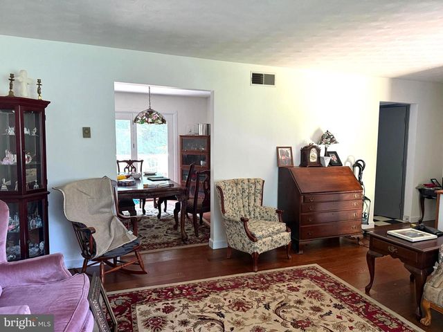 27 HAMILTON RD, Boiling Springs, PA 17007