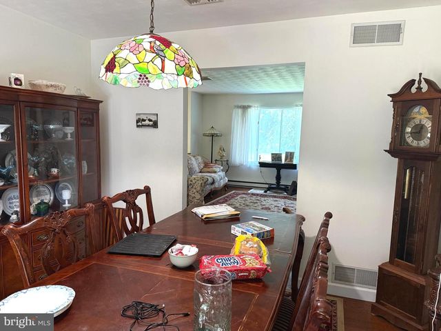 27 HAMILTON RD, Boiling Springs, PA 17007