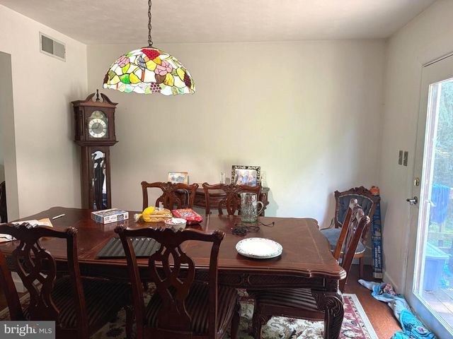 27 HAMILTON RD, Boiling Springs, PA 17007