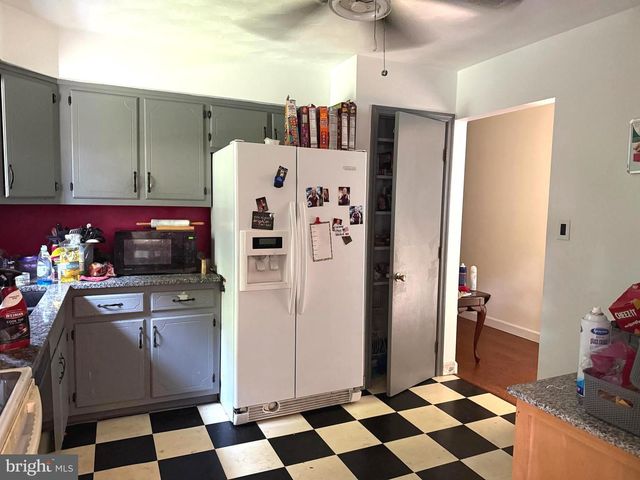 27 HAMILTON RD, Boiling Springs, PA 17007