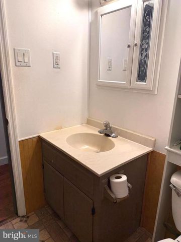 27 HAMILTON RD, Boiling Springs, PA 17007