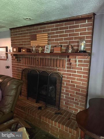 27 HAMILTON RD, Boiling Springs, PA 17007