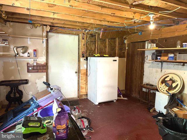 27 HAMILTON RD, Boiling Springs, PA 17007
