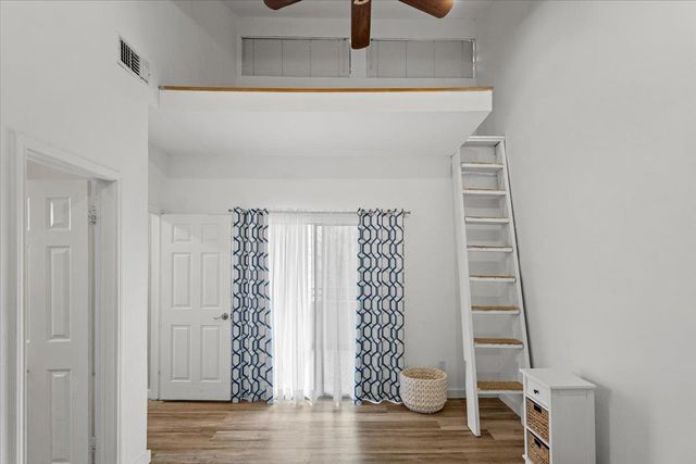 506 W San Antonio ST 205, San Marcos, TX 78666