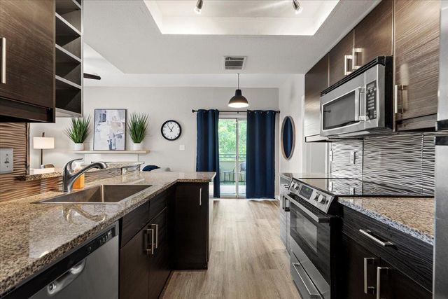 506 W San Antonio ST 205, San Marcos, TX 78666