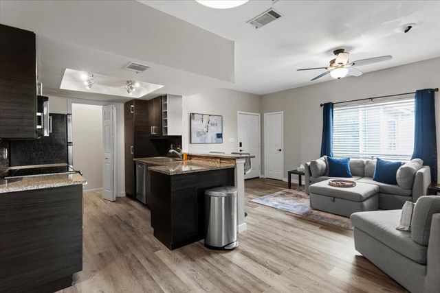 506 W San Antonio ST 205, San Marcos, TX 78666