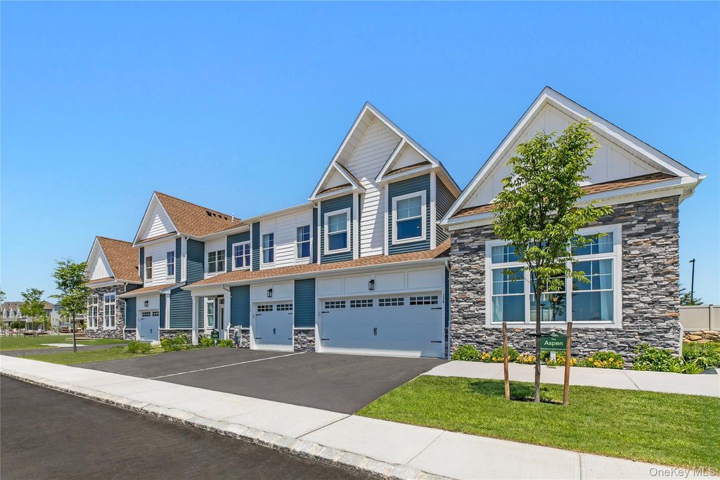 3 Juniper Lane 94, Yaphank, NY 11980