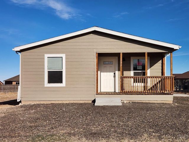 996 S Sibley Dr, Pueblo West, CO 81007
