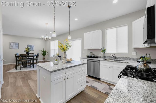 240 W Wilson, Pontiac, MI 48341