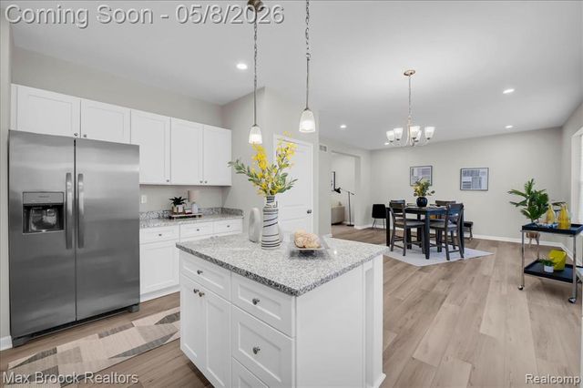 240 W Wilson, Pontiac, MI 48341
