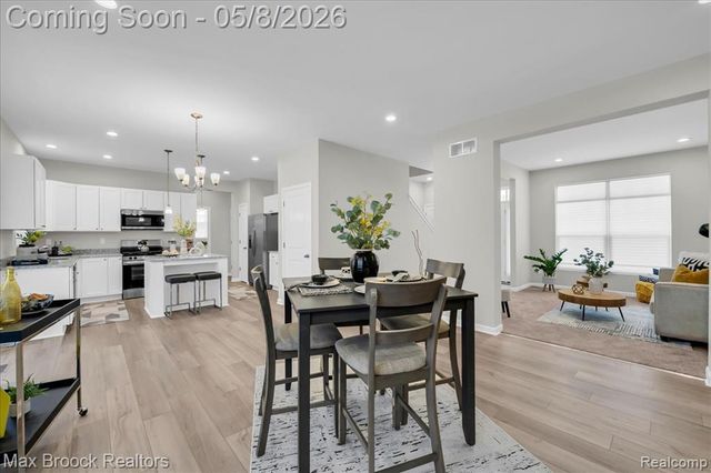 240 W Wilson, Pontiac, MI 48341
