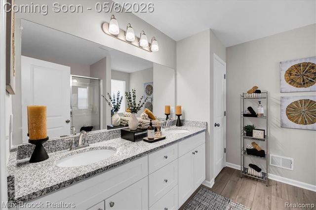 240 W Wilson, Pontiac, MI 48341