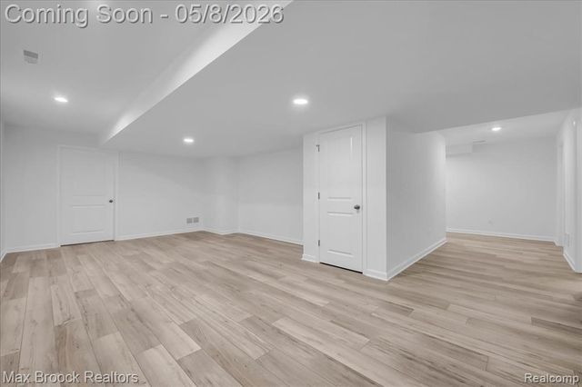 240 W Wilson, Pontiac, MI 48341