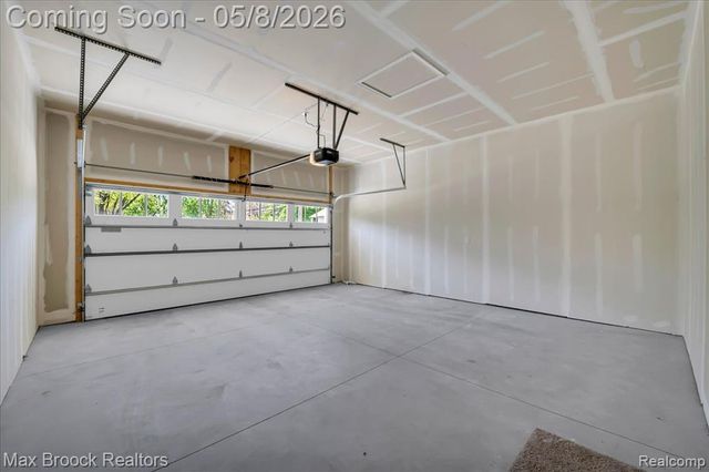 240 W Wilson, Pontiac, MI 48341