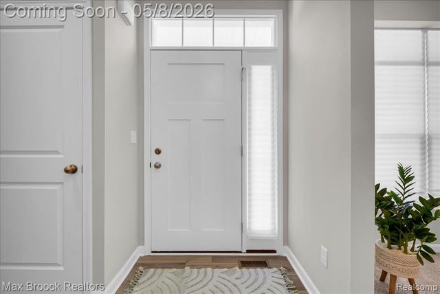 240 W Wilson, Pontiac, MI 48341
