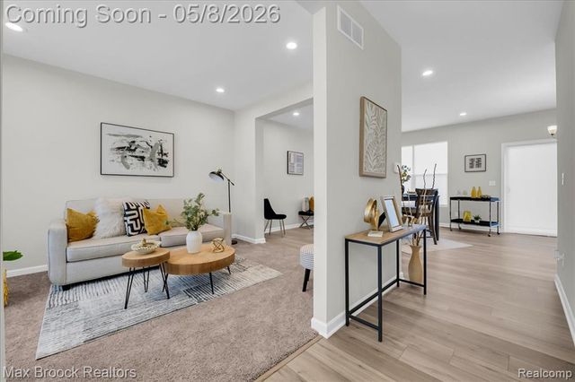 240 W Wilson, Pontiac, MI 48341