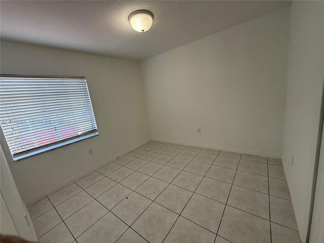 7751 NW 194th St, Hialeah, FL 33015