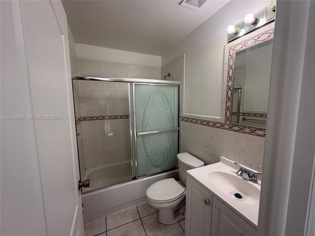7751 NW 194th St, Hialeah, FL 33015