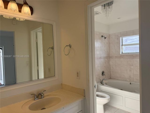 7751 NW 194th St, Hialeah, FL 33015