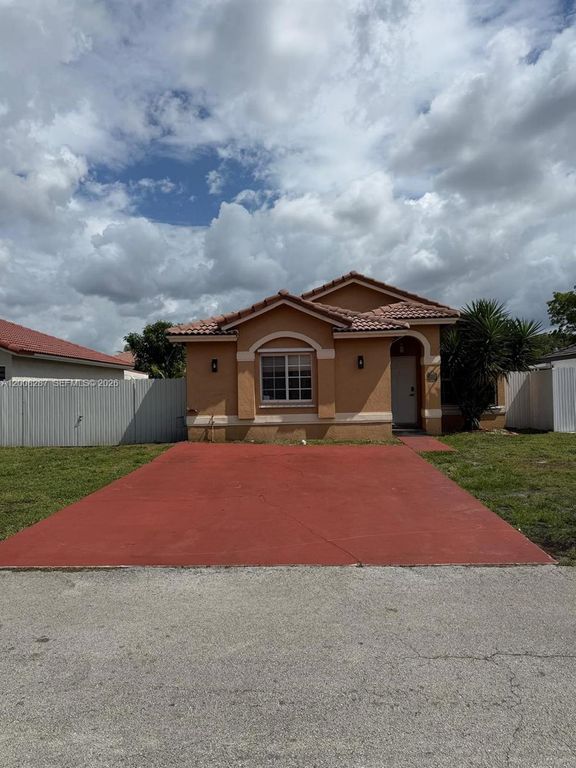 7751 NW 194th St, Hialeah, FL 33015