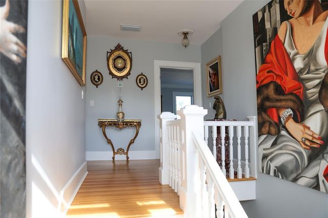 2041 BEACH DR SE, St Petersburg, FL 33705