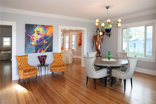 2041 BEACH DR SE, St Petersburg, FL 33705