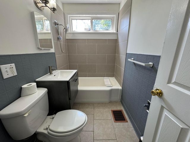 1425 E 20th Avenue, Columbus, OH 43211