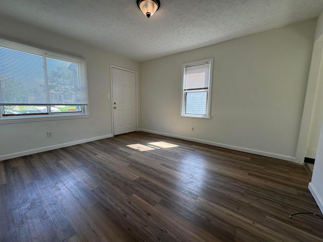 1425 E 20th Avenue, Columbus, OH 43211