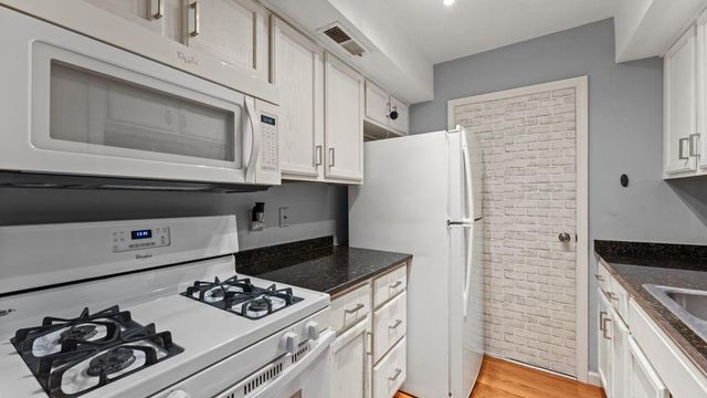 6851 Roswell Road O8, Atlanta, GA 30328