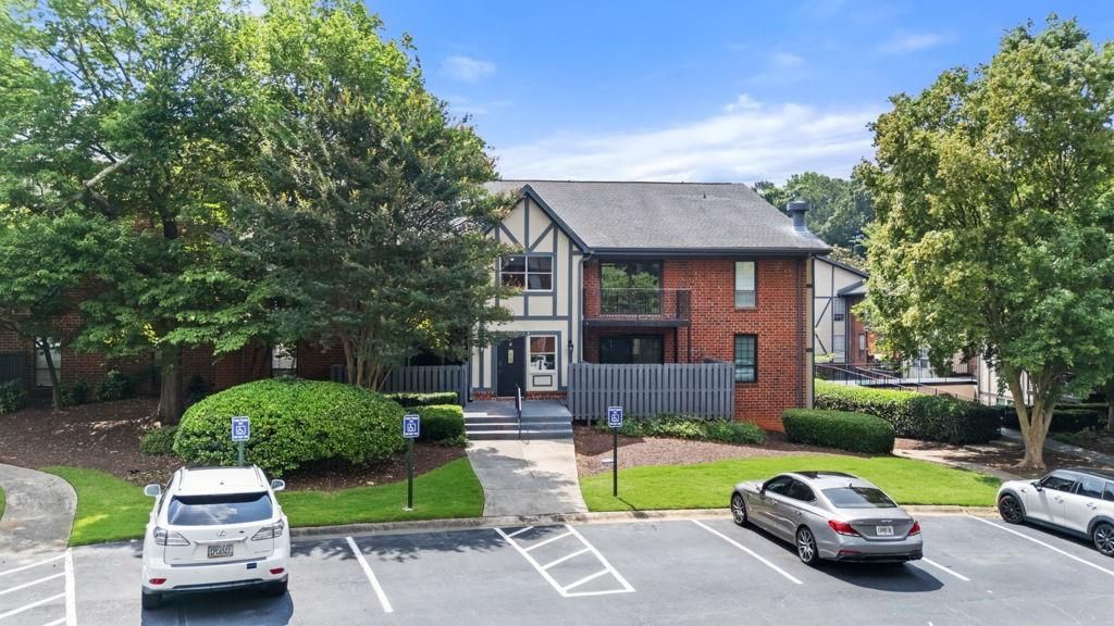 6851 Roswell Road O8, Atlanta, GA 30328