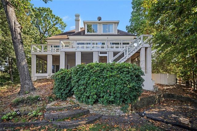 16101 Whitesail Drive, Charlotte, NC 28278