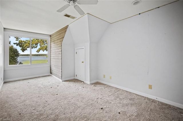16101 Whitesail Drive, Charlotte, NC 28278