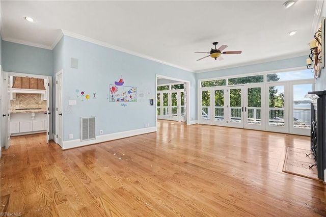 16101 Whitesail Drive, Charlotte, NC 28278