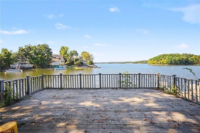16101 Whitesail Drive, Charlotte, NC 28278