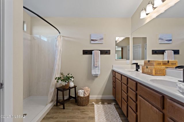 719 S Porter Routh Place, Vail, AZ 85641