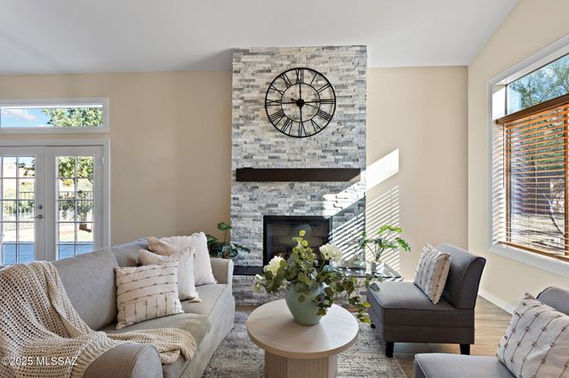 719 S Porter Routh Place, Vail, AZ 85641