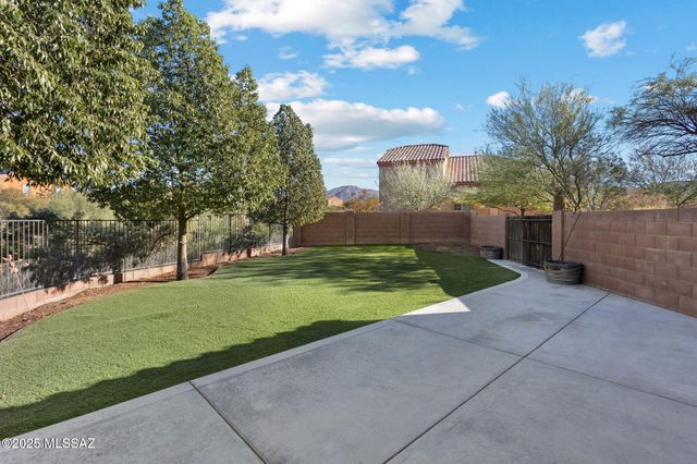 719 S Porter Routh Place, Vail, AZ 85641