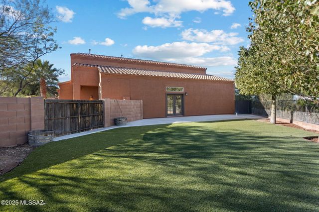 719 S Porter Routh Place, Vail, AZ 85641