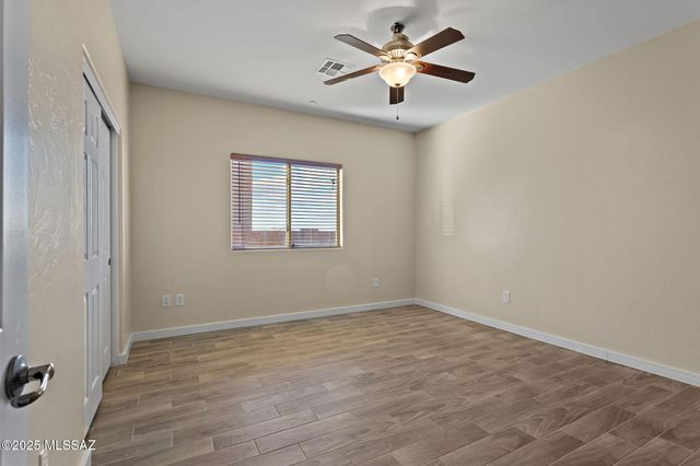 719 S Porter Routh Place, Vail, AZ 85641