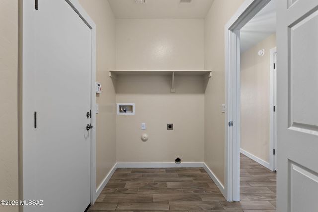 719 S Porter Routh Place, Vail, AZ 85641