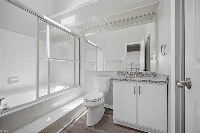 964 Saint Andrews Reach Apt B, Chesapeake, VA 23320