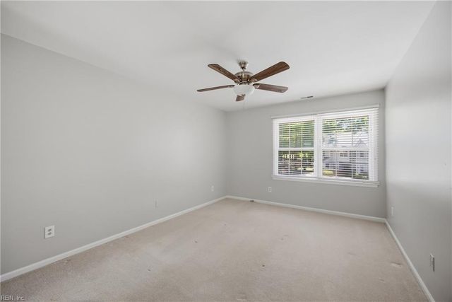 964 Saint Andrews Reach Apt B, Chesapeake, VA 23320